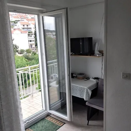 Guest house And Hvar Vijola