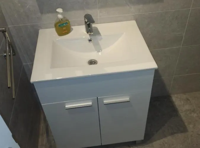 And Hvar Vijola Gostinjska kuća