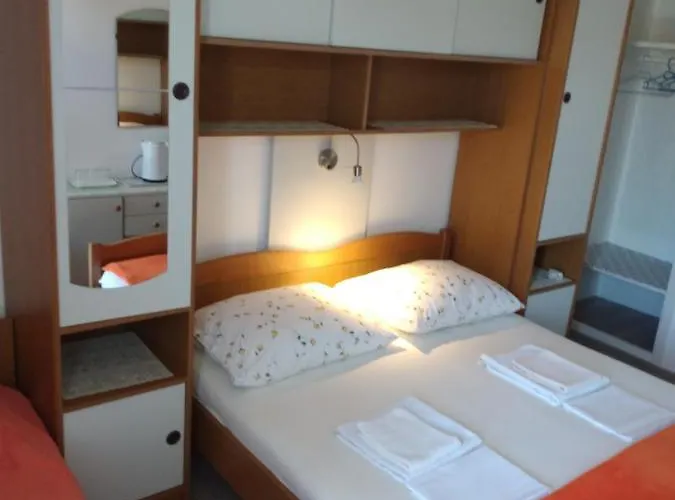 And Hvar Vijola Hvar Town