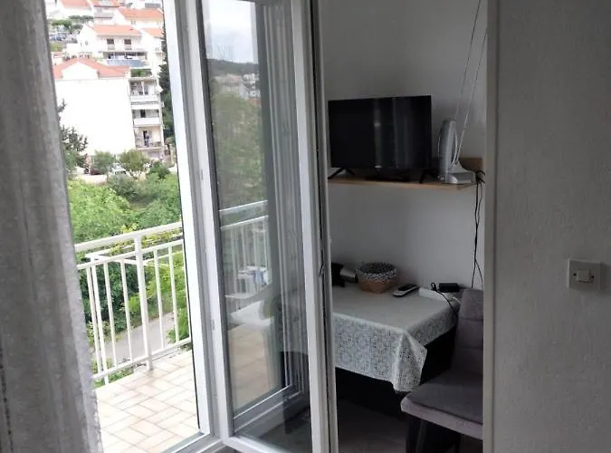 Gostinjska kuća And Hvar Vijola