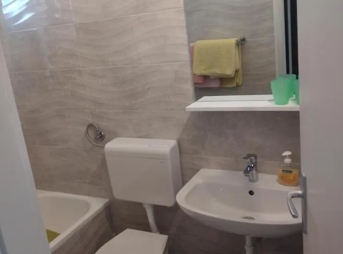 Gostinjska kuća And Hvar Vijola