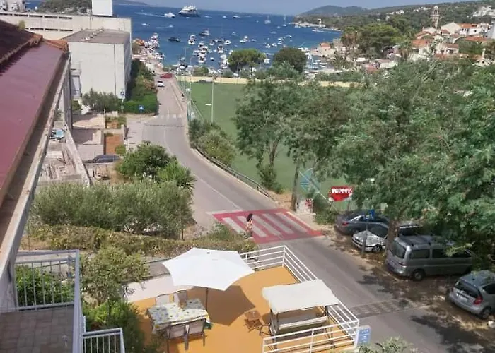 Gostinjska kuća And Hvar Vijola 3*