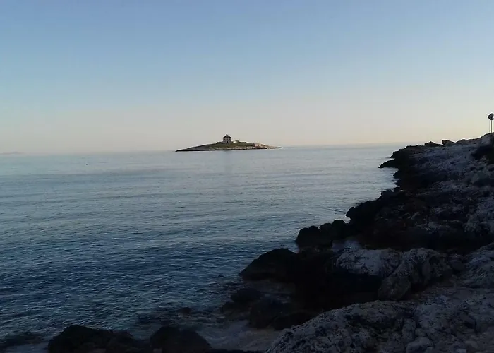 Gostinjska kuća And Hvar Vijola 3*